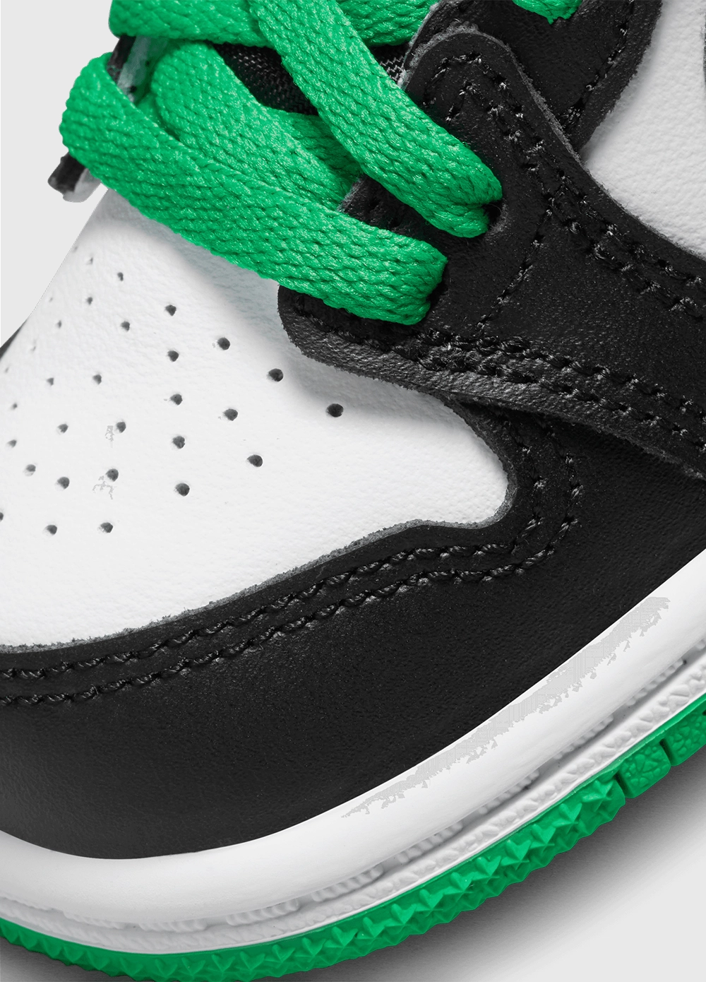 Air Jordan 1 Retro High 'Lucky Green' Sneakers (TD)