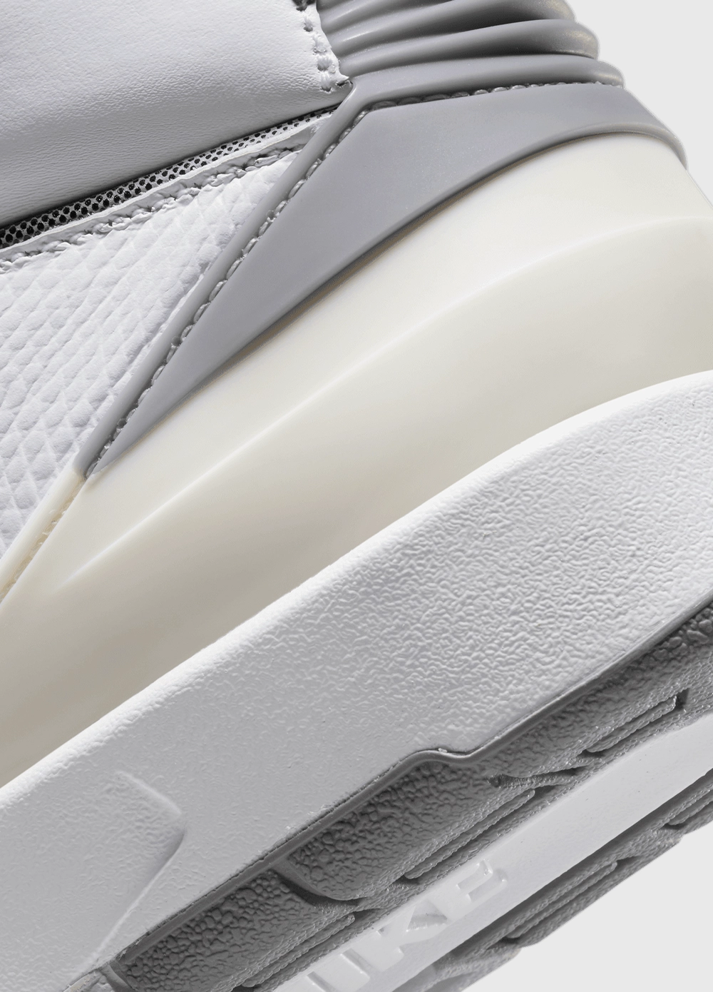 Air Jordan 2 Retro 'Cement Grey' Sneakers (GS)