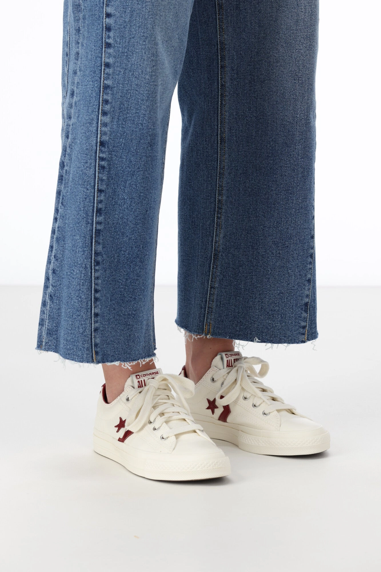 Converse Unisex Star Player 76 Archival Athletics Low Top Egret/Park Red