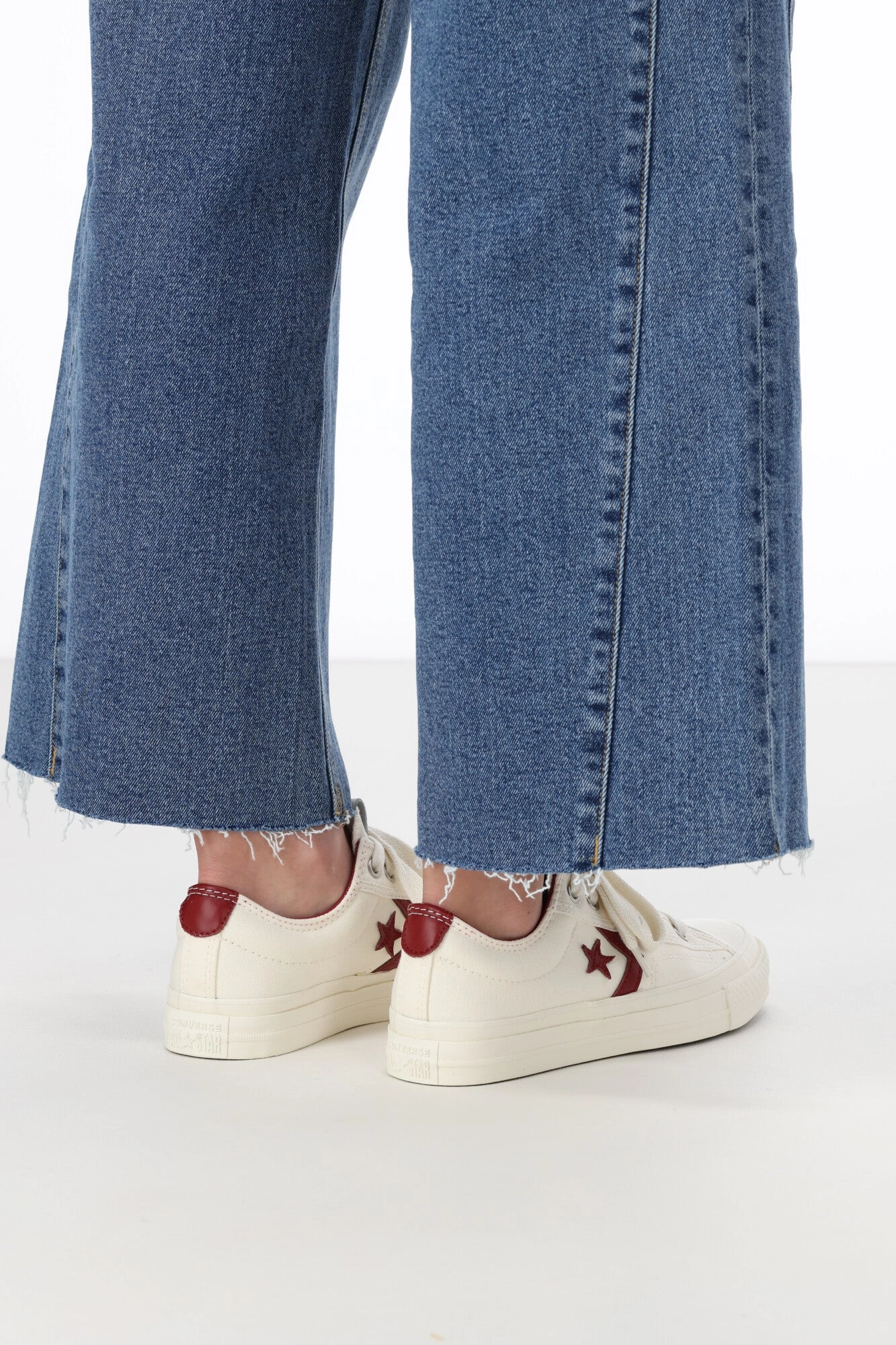 Converse Unisex Star Player 76 Archival Athletics Low Top Egret/Park Red