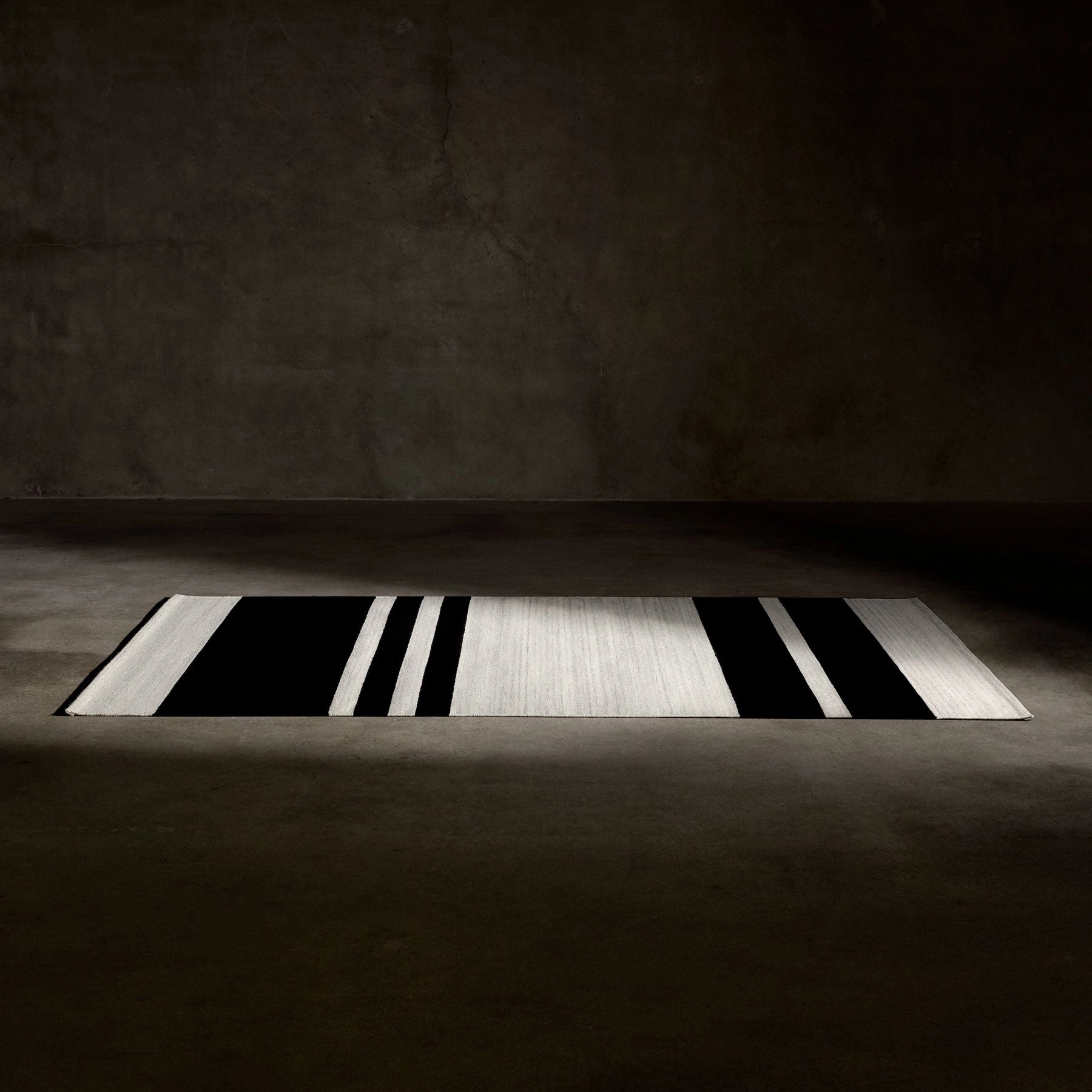 Multi Stripe Area Rug 8Ft X 10Ft - Natural/Black Stripe