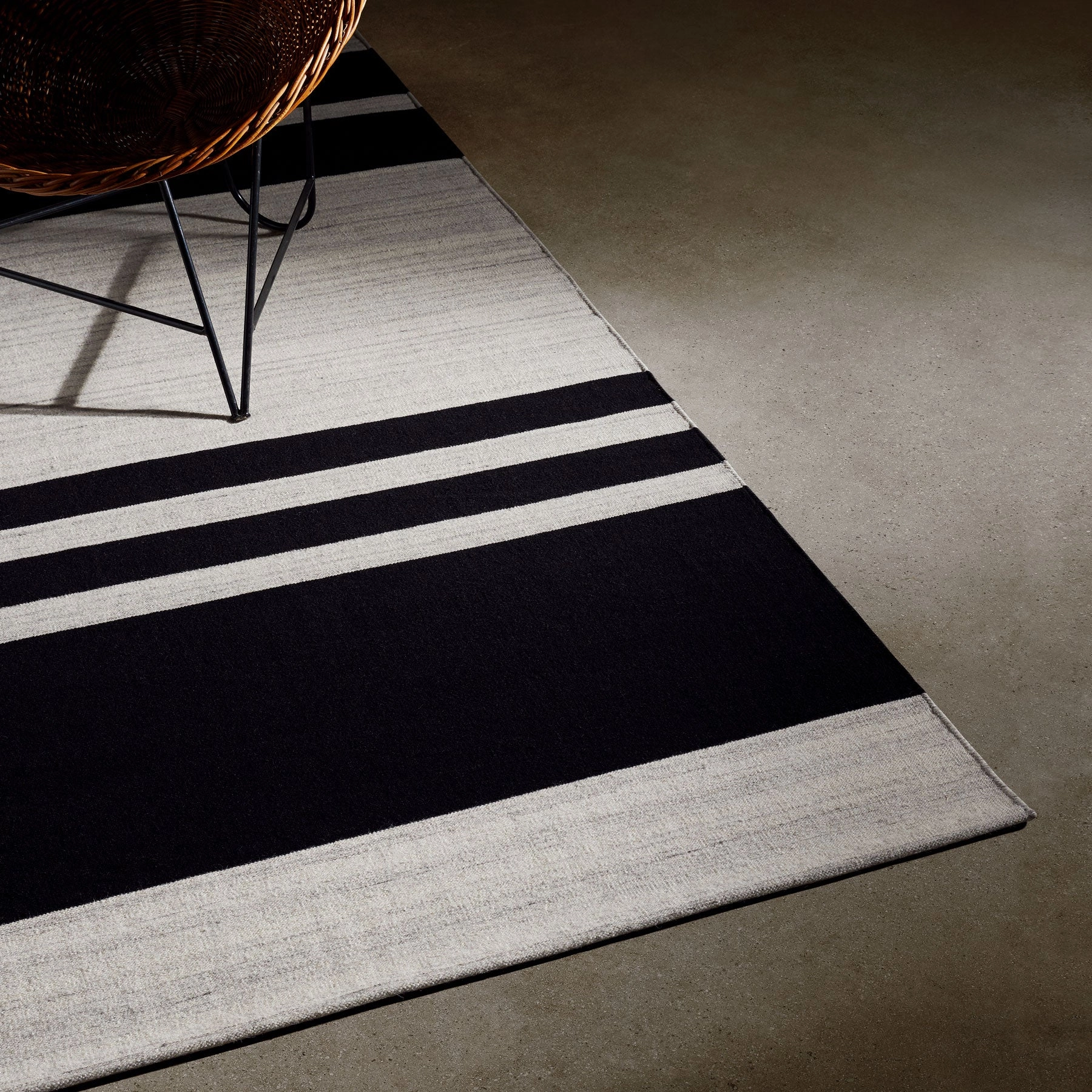Multi Stripe Area Rug 8Ft X 10Ft - Natural/Black Stripe