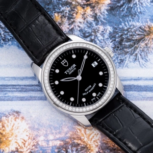 Tudor Glamour Date